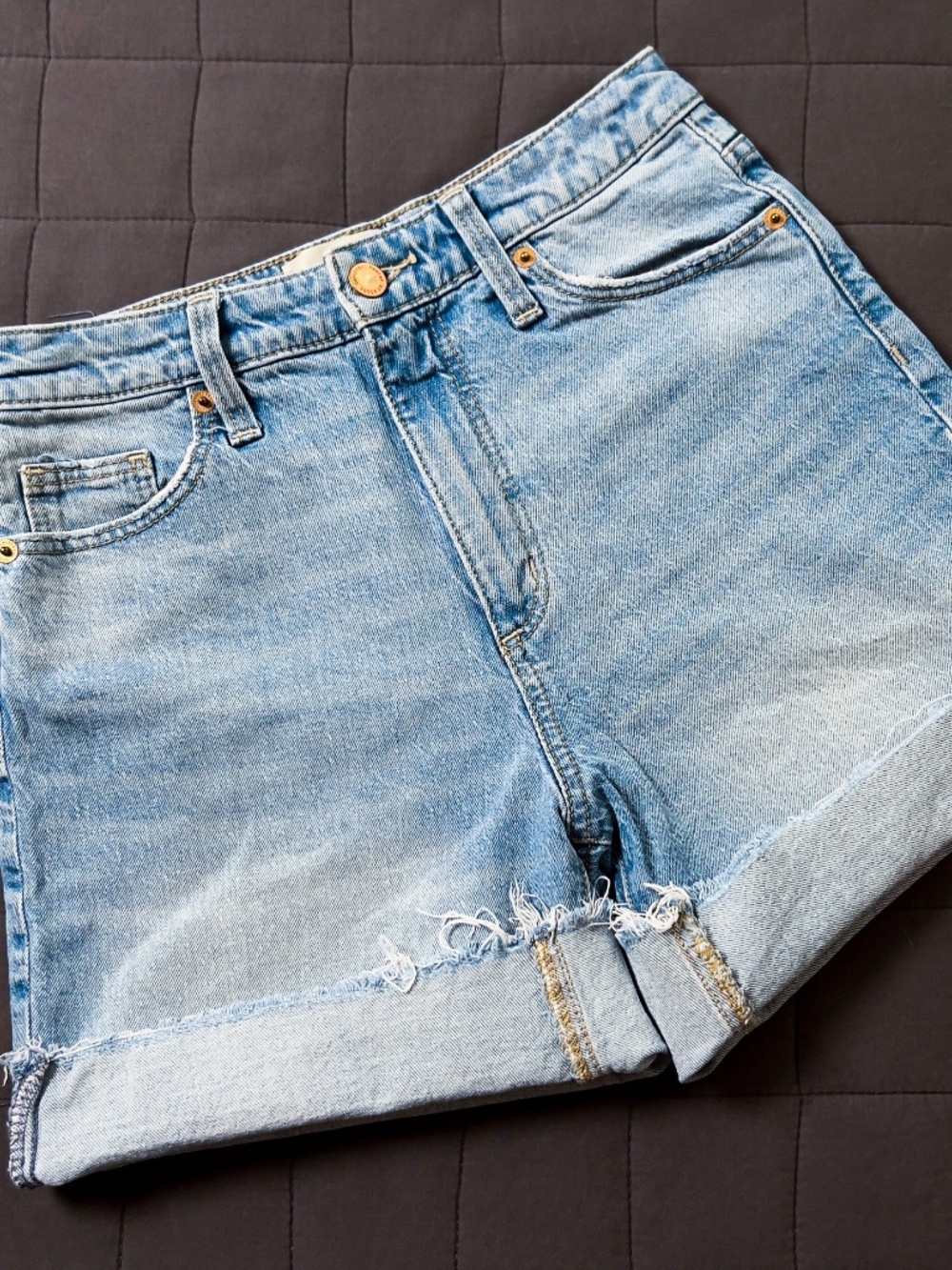 Universal Threads cut off jean shorts